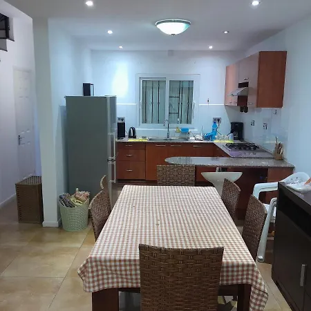 Lovely 4 Bed Townhouse With Common Swimming Pool Grand Baie Exterior photo