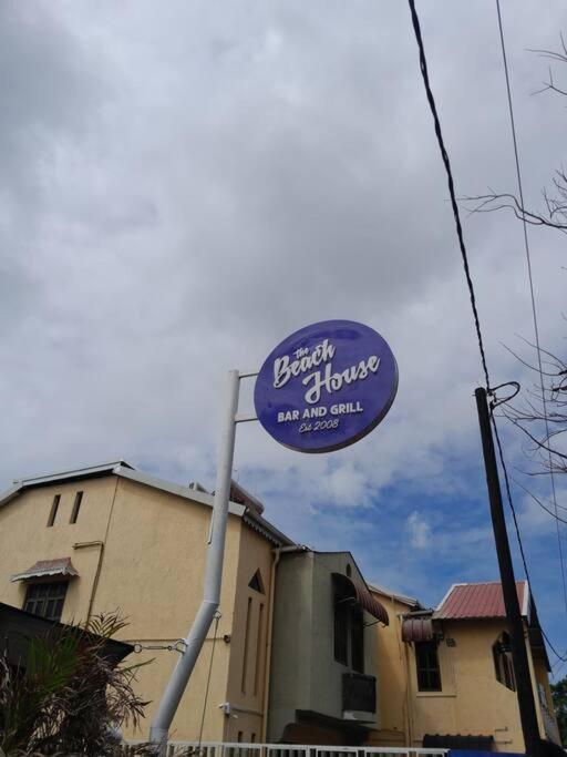 Apartment Lovely 4 Bed Townhouse With Common Swimming Pool *