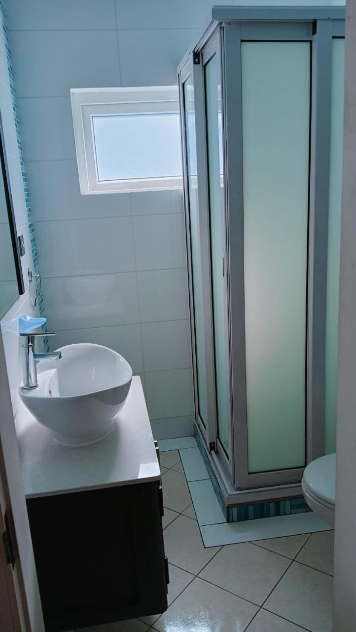 Apartment Lovely 4 Bed Townhouse With Common Swimming Pool